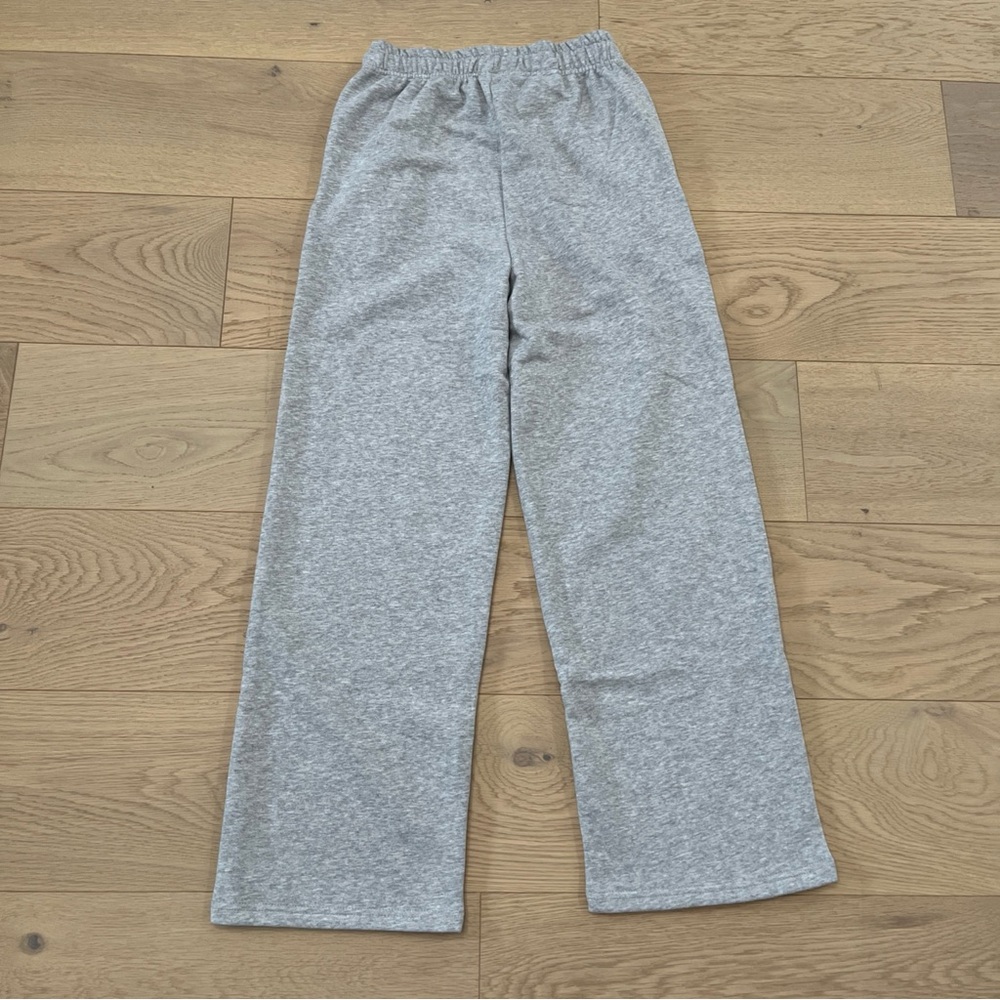 ALO Yoga Accolade Set Quarter Zip and Sweatpants Light Gray Unisex - Picture 16 of 16
